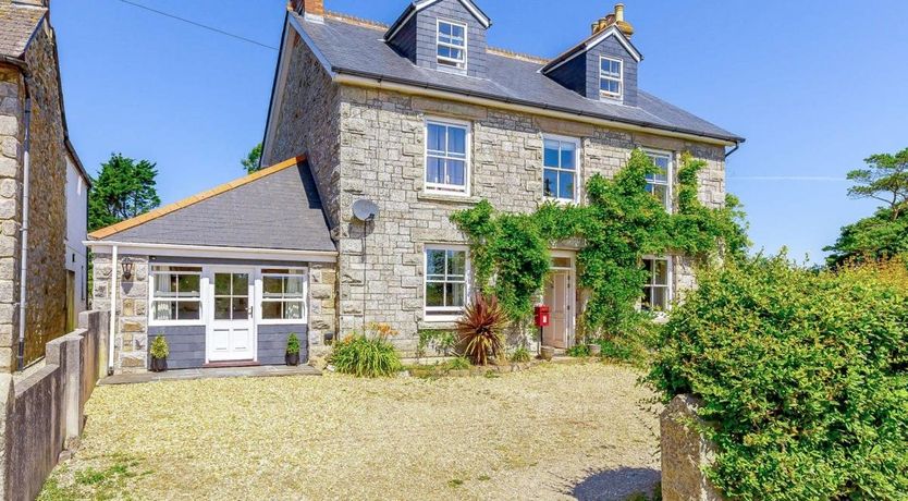 Photo of 1 Bed in St Hilary