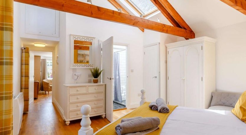 Photo of 1 Bed in St Hilary