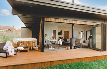 2 Bed in Colchester Holiday Cottage