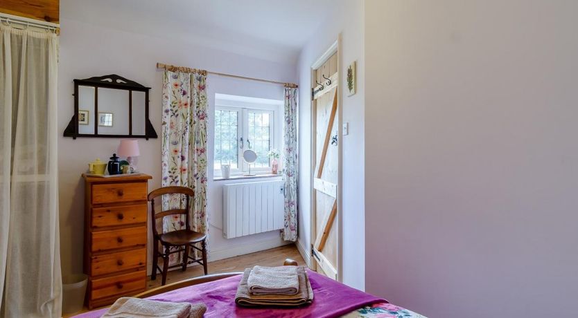 Photo of 3 Bed in Honing