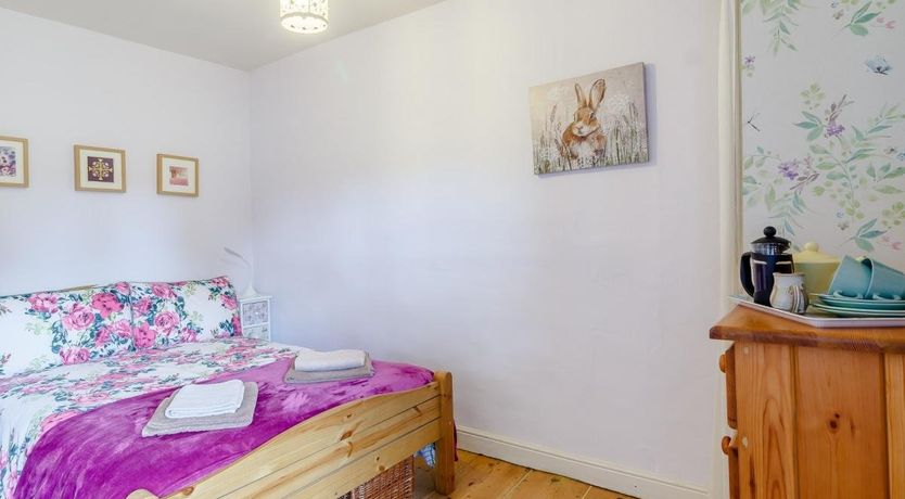 Photo of 3 Bed in Honing