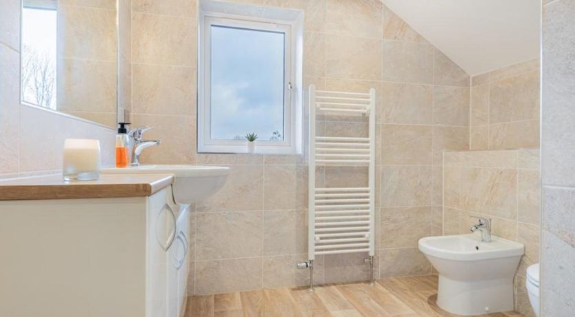 Photo of 4 Bed in Newlands