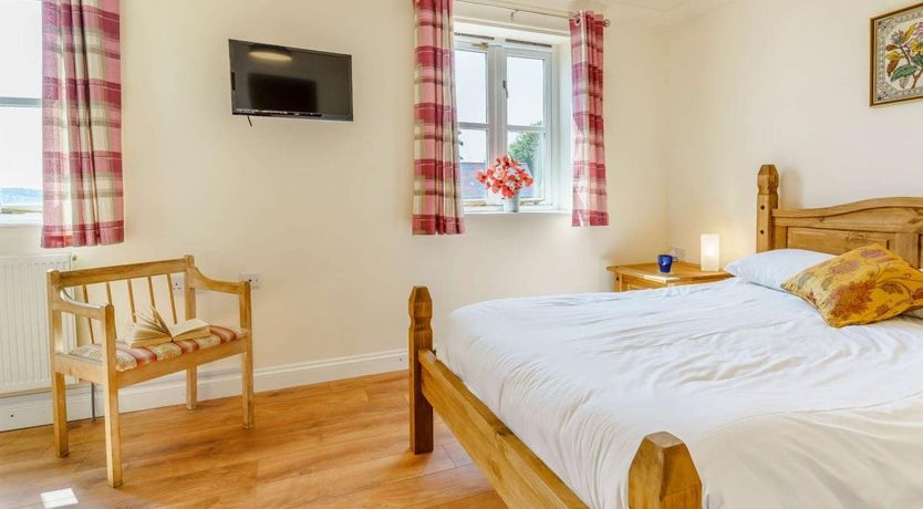 Photo of 5 Bed in Narberth