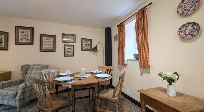 Photo of 2 Bed in High Lorton