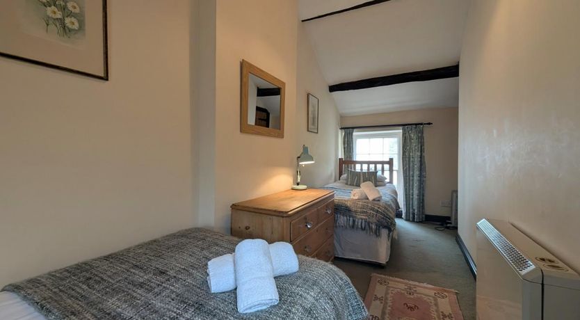 Photo of 2 Bed in High Lorton