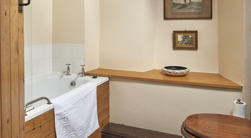 Photo of 2 Bed in High Lorton