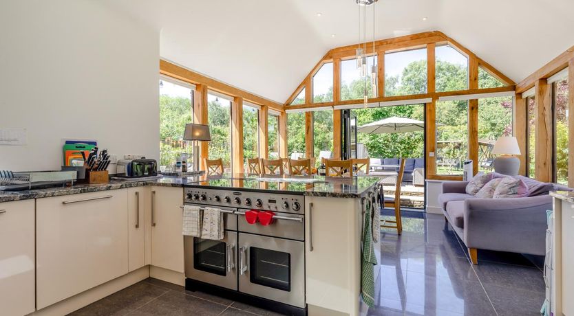 Photo of 5 Bed in Telford