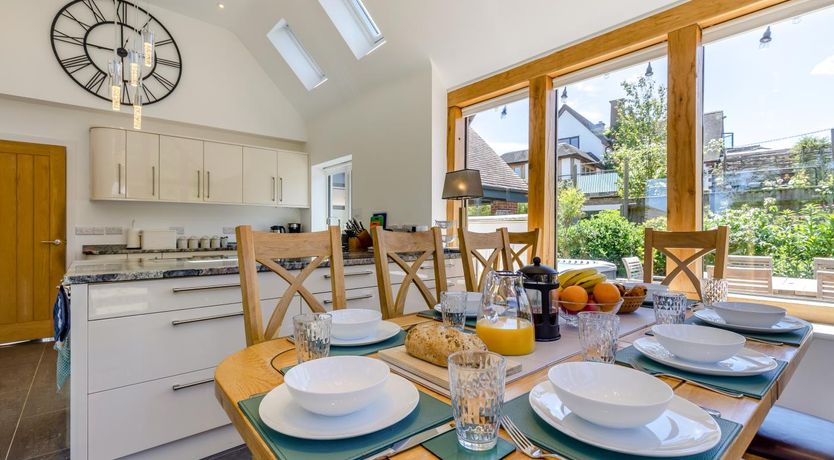 Photo of 5 Bed in Telford
