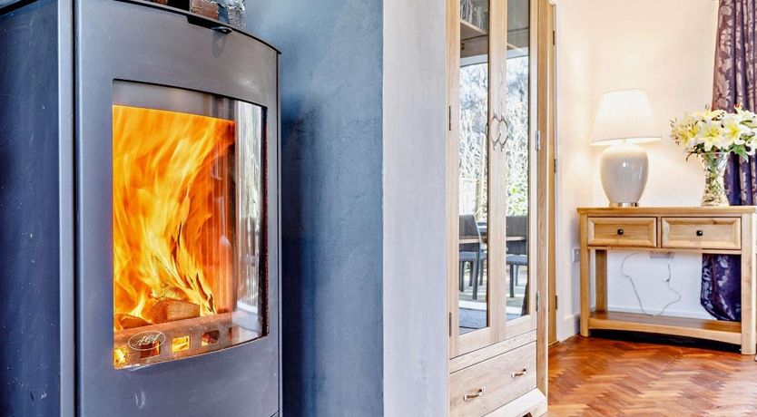 Photo of 5 Bed in New Works