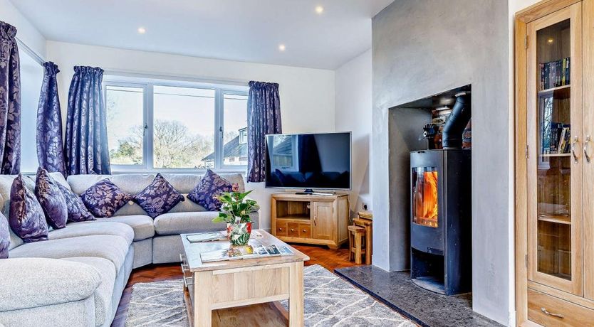 Photo of 5 Bed in New Works