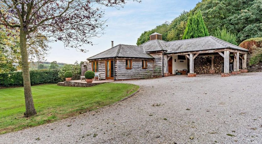 Photo of 1 Bed in Bettws Newydd