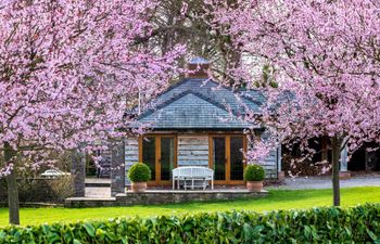 1 Bed in Usk- Holiday Cottage