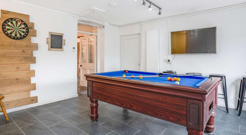 Photo of 4 Bed in Rhoshill