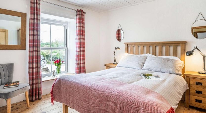 Photo of 4 Bed in Rhoshill