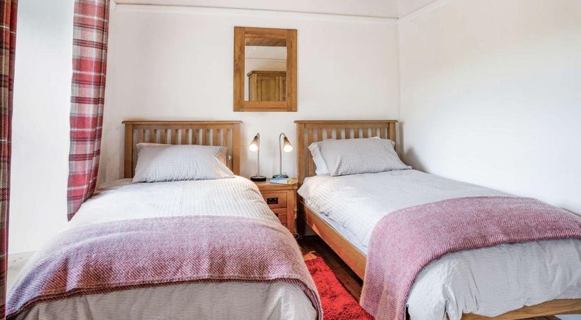 Photo of 4 Bed in Rhoshill