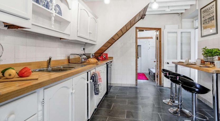 Photo of 4 Bed in Rhoshill