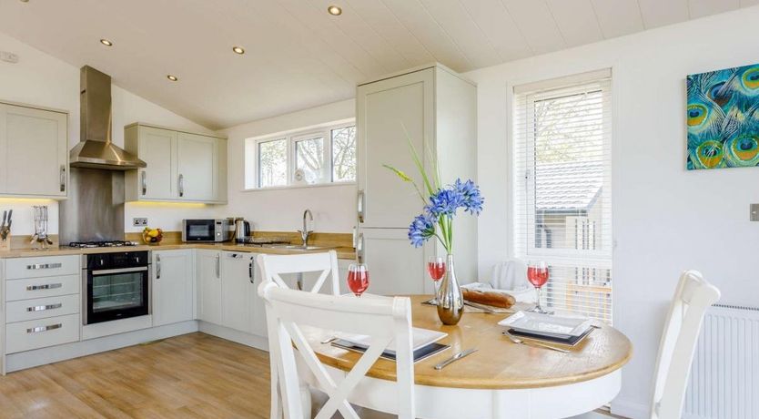 Photo of 2 Bed in Romansleigh