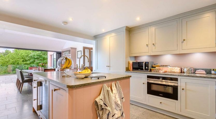 Photo of 6 Bed in Coniston