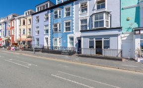 Photo of in Aberdovey (DY054)