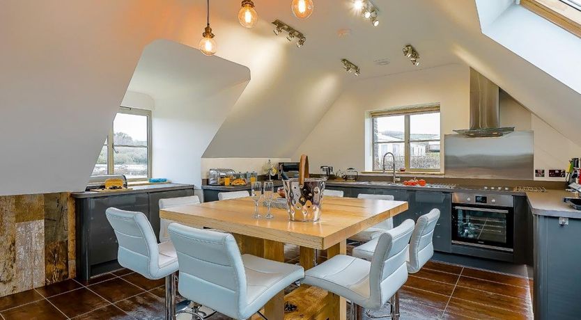 Photo of 4 Bed in Broad Haven