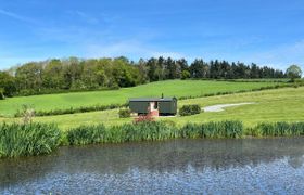 Photo of log-cabin-in-herefordshire-1