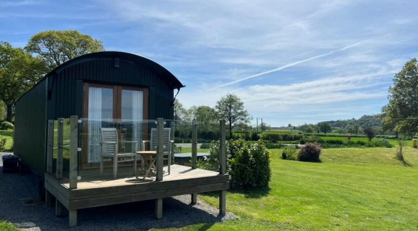 Photo of 1 Bed in Byton