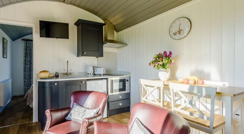 Photo of 1 Bed in Byton