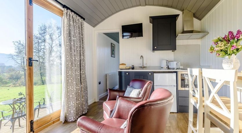 Photo of 1 Bed in Byton