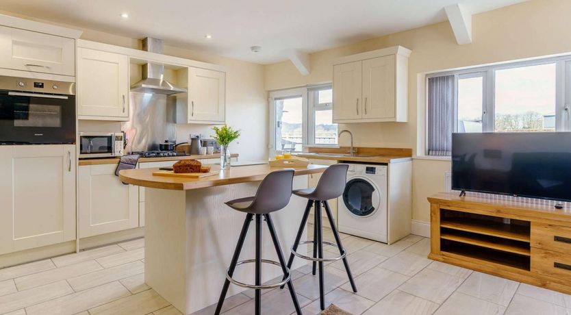 Photo of 3 Bed in Lampeter