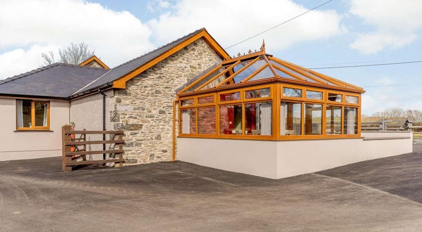 Photo of 3 Bed in Cellan