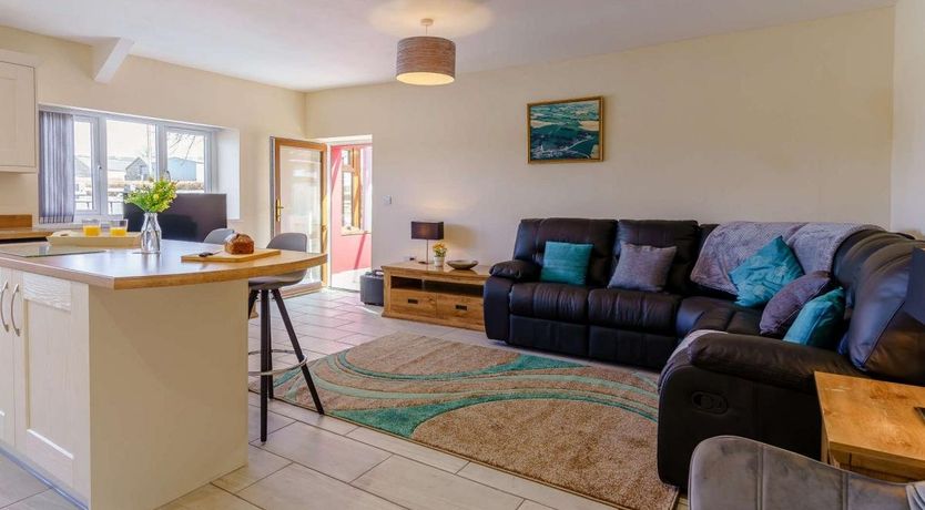 Photo of 3 Bed in Cellan