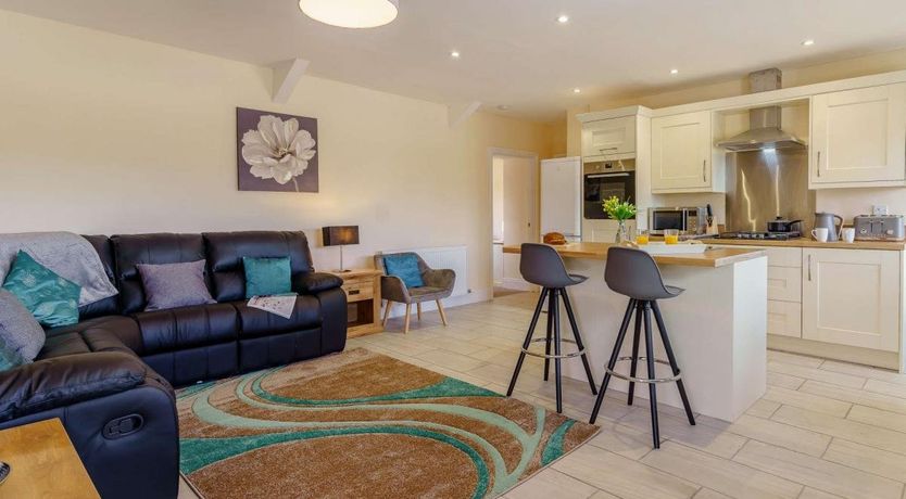 Photo of 3 Bed in Cellan