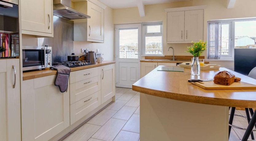 Photo of 3 Bed in Cellan