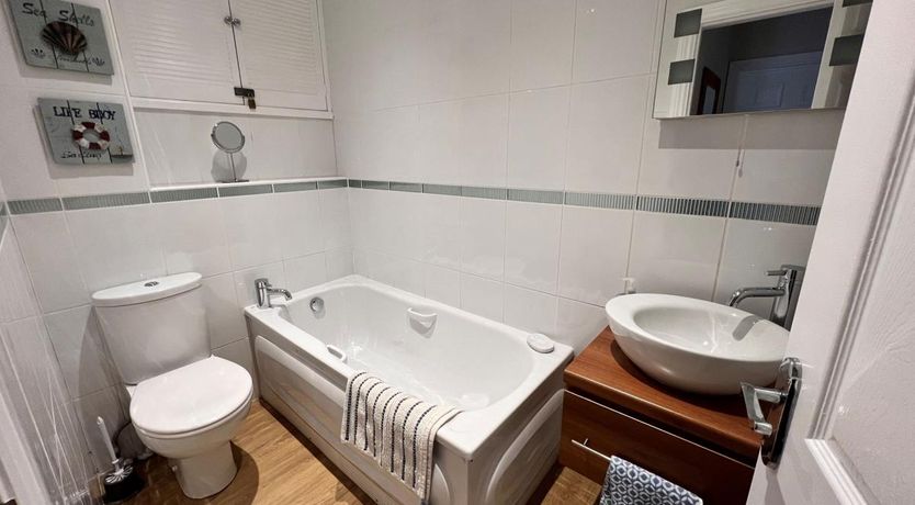 Photo of 2 Bed in Tenby