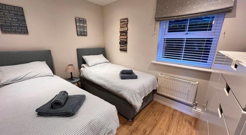 Photo of 2 Bed in Tenby