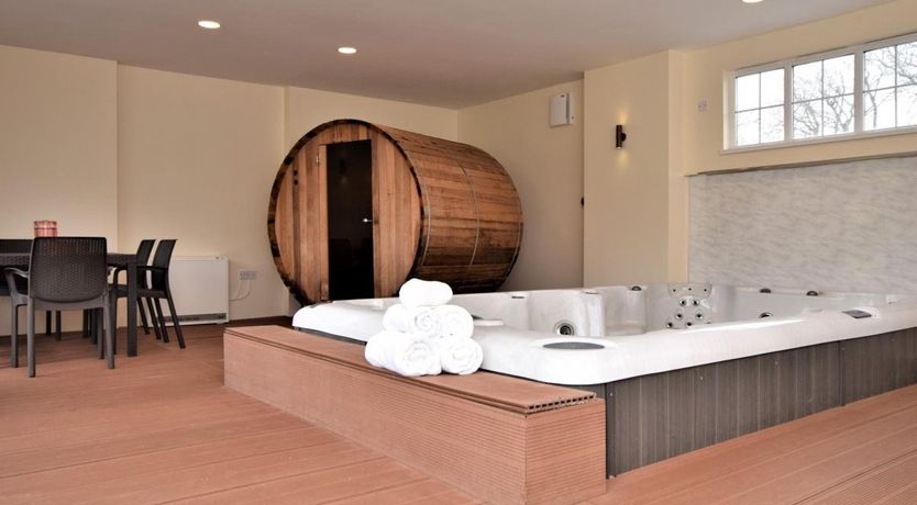 Photo of 7 Bed in Parracombe