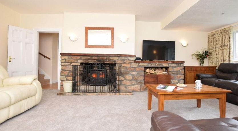 Photo of 7 Bed in Parracombe