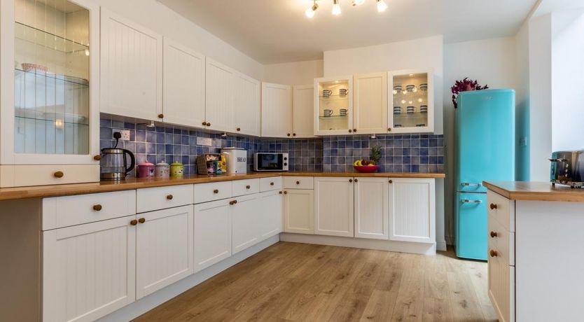 Photo of 5 Bed in Westward Ho