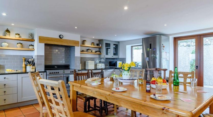 Photo of 5 Bed in Llangattock