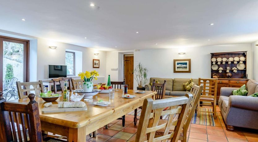 Photo of 5 Bed in Crickhowell