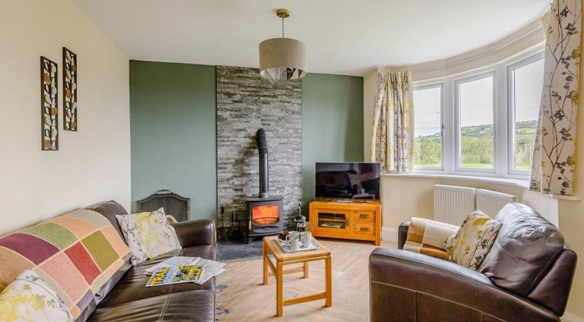 Photo of 4 Bed in Llannefydd