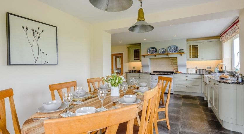 Photo of 4 Bed in Llannefydd