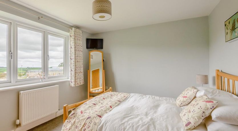 Photo of 4 Bed in Llannefydd