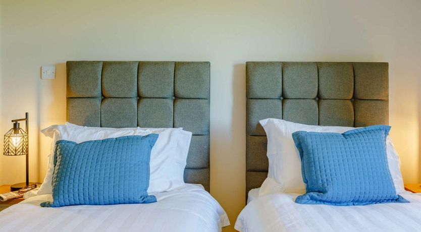 Photo of 2 Bed in Cowling