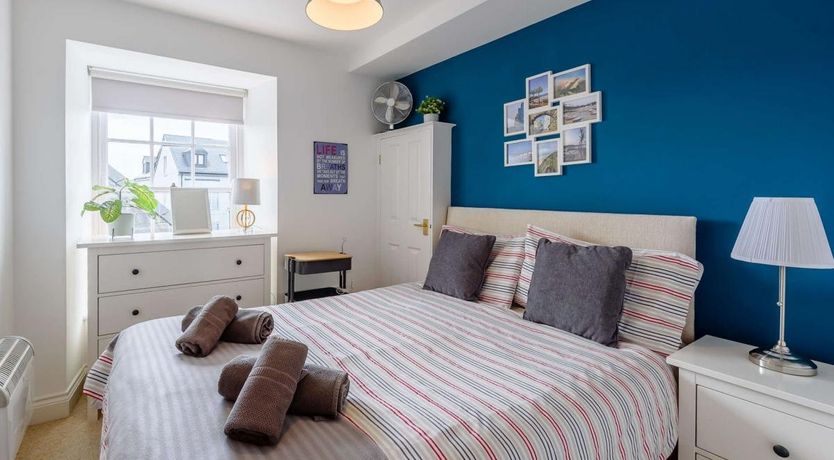 Photo of 1 Bed in Tenby
