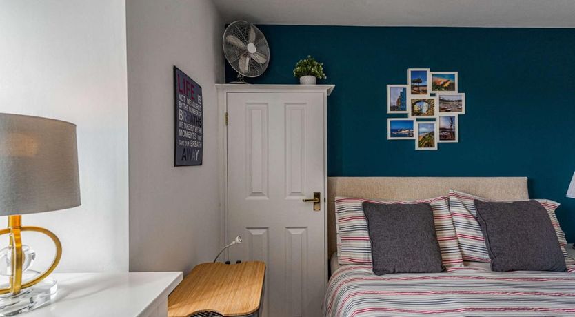 Photo of 1 Bed in Tenby