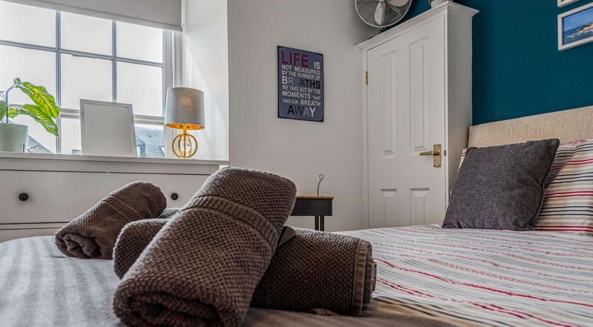 Photo of 1 Bed in Tenby