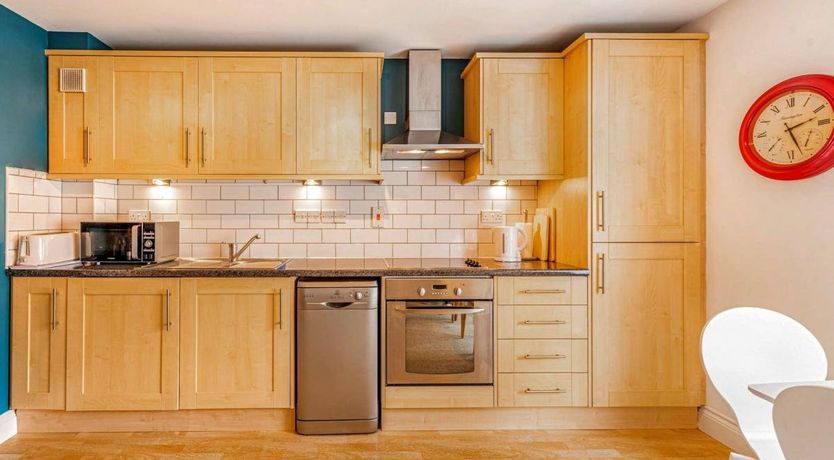 Photo of 1 Bed in Tenby