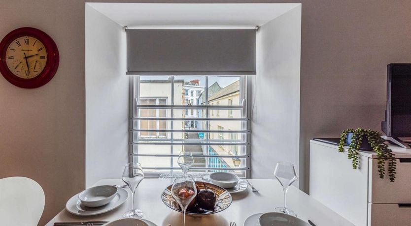 Photo of 1 Bed in Tenby