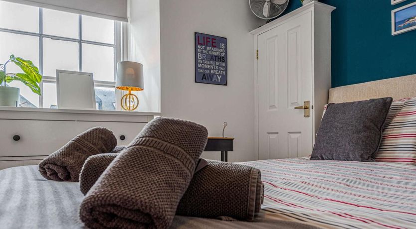 Photo of 1 Bed in Tenby